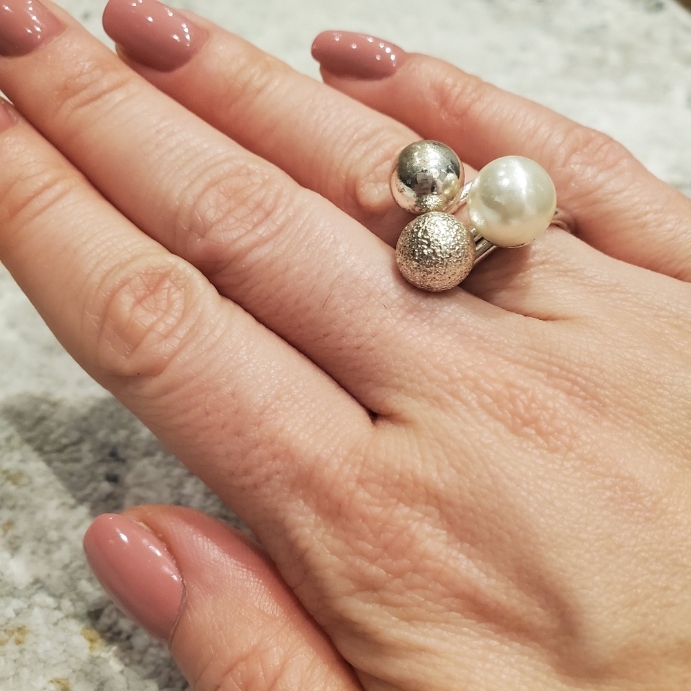 Beaded Pearl Rings - Picture 3 of 3
